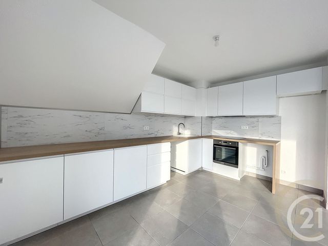 Appartement F3 à louer - 3 pièces - 60.85 m2 - RUBELLES - 77 - ILE-DE-FRANCE - Century 21 Cerim