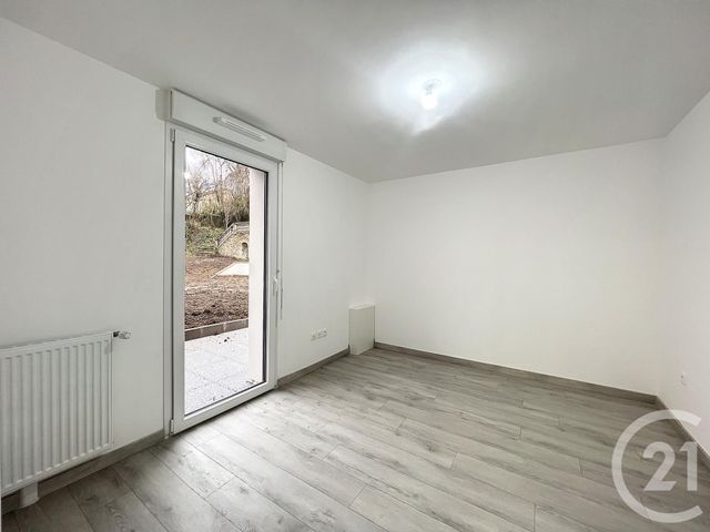 Appartement F2 à louer - 2 pièces - 40.8 m2 - LE MEE SUR SEINE - 77 - ILE-DE-FRANCE - Century 21 Cerim