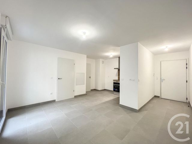 Appartement F2 à louer - 2 pièces - 40.8 m2 - LE MEE SUR SEINE - 77 - ILE-DE-FRANCE - Century 21 Cerim