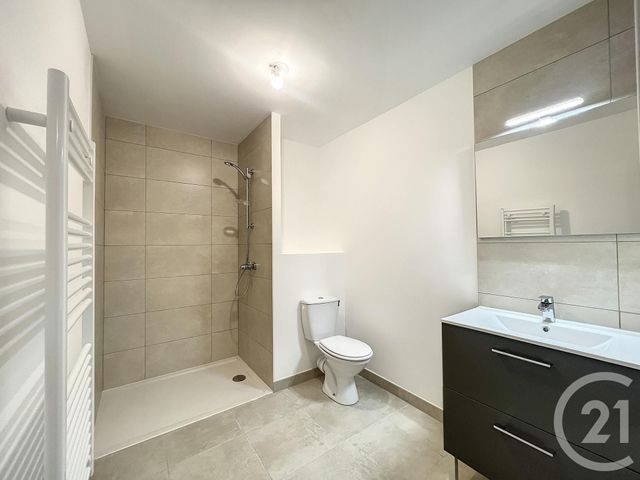 Appartement F2 à louer - 2 pièces - 40.8 m2 - LE MEE SUR SEINE - 77 - ILE-DE-FRANCE - Century 21 Cerim