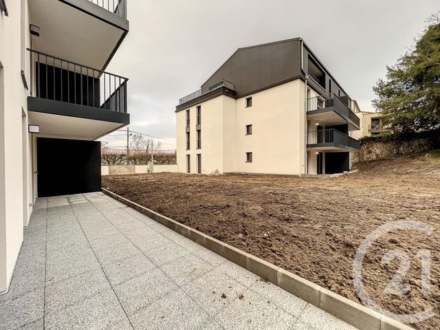 Appartement F2 à louer - 2 pièces - 40.8 m2 - LE MEE SUR SEINE - 77 - ILE-DE-FRANCE - Century 21 Cerim