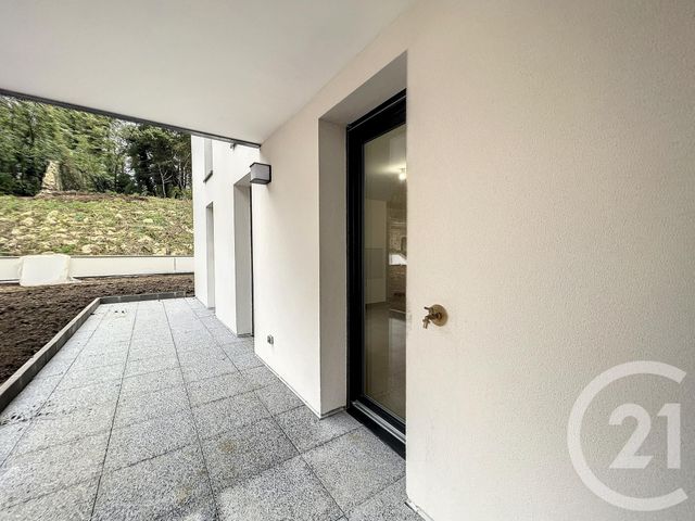 Appartement F2 à louer - 2 pièces - 40.8 m2 - LE MEE SUR SEINE - 77 - ILE-DE-FRANCE - Century 21 Cerim