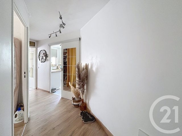 Appartement F4 à louer - 4 pièces - 73.45 m2 - LIEUSAINT - 77 - ILE-DE-FRANCE - Century 21 Cerim