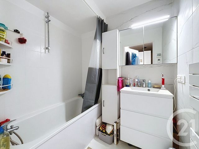 Appartement F4 à louer - 4 pièces - 73.45 m2 - LIEUSAINT - 77 - ILE-DE-FRANCE - Century 21 Cerim