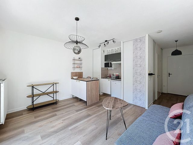 Appartement T1 à louer - 1 pièce - 25.94 m2 - DAMMARIE LES LYS - 77 - ILE-DE-FRANCE - Century 21 Cerim