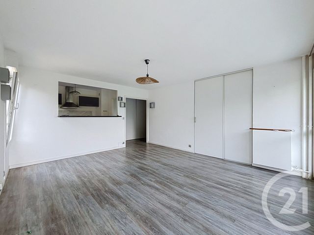 Appartement F2 à louer - 2 pièces - 43.0 m2 - LE MEE SUR SEINE - 77 - ILE-DE-FRANCE - Century 21 Cerim