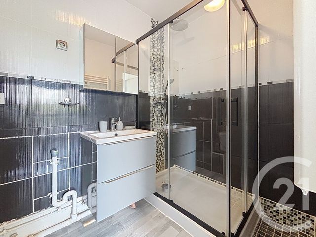 Appartement F2 à louer - 2 pièces - 43.0 m2 - LE MEE SUR SEINE - 77 - ILE-DE-FRANCE - Century 21 Cerim