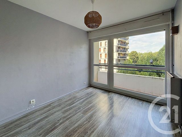 Appartement F2 à louer - 2 pièces - 43.0 m2 - LE MEE SUR SEINE - 77 - ILE-DE-FRANCE - Century 21 Cerim