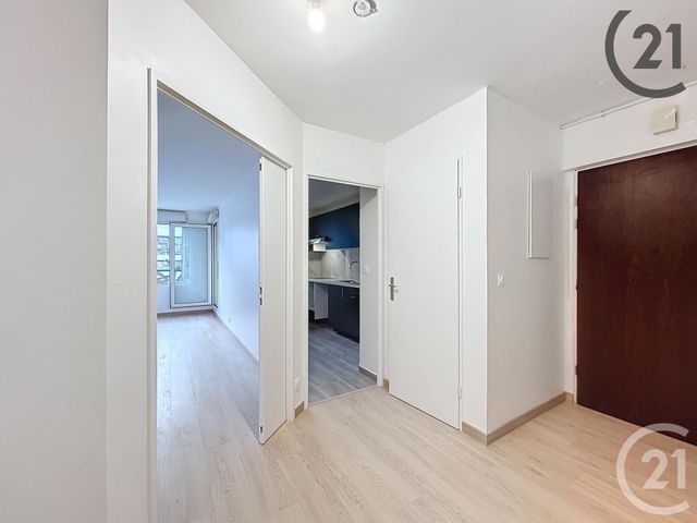 Appartement F3 à louer - 3 pièces - 69.84 m2 - MELUN - 77 - ILE-DE-FRANCE - Century 21 Cerim
