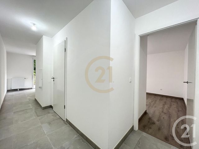 Appartement F2 à louer - 2 pièces - 46.1 m2 - LE MEE SUR SEINE - 77 - ILE-DE-FRANCE - Century 21 Cerim