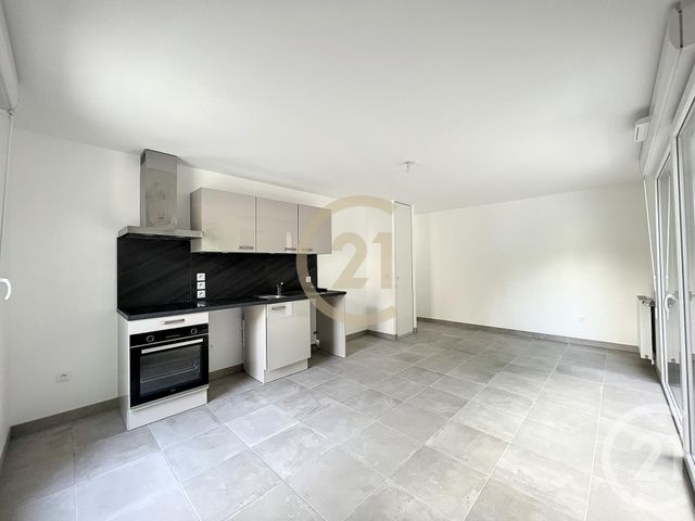 Appartement F2 à louer - 2 pièces - 46.1 m2 - LE MEE SUR SEINE - 77 - ILE-DE-FRANCE - Century 21 Cerim