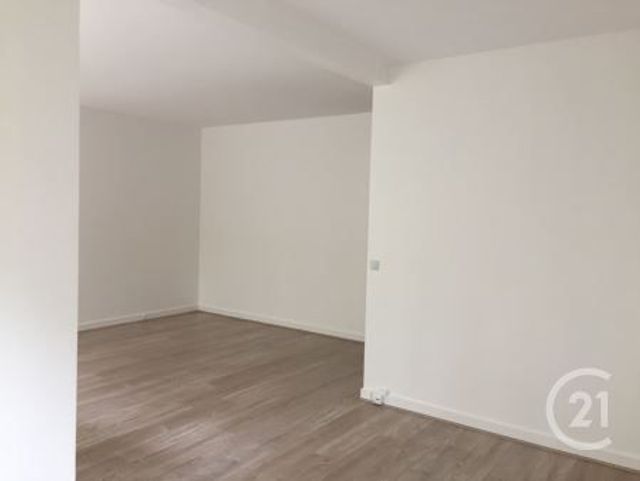 Appartement F3 à louer - 3 pièces - 64.3 m2 - VAUX LE PENIL - 77 - ILE-DE-FRANCE - Century 21 Cerim