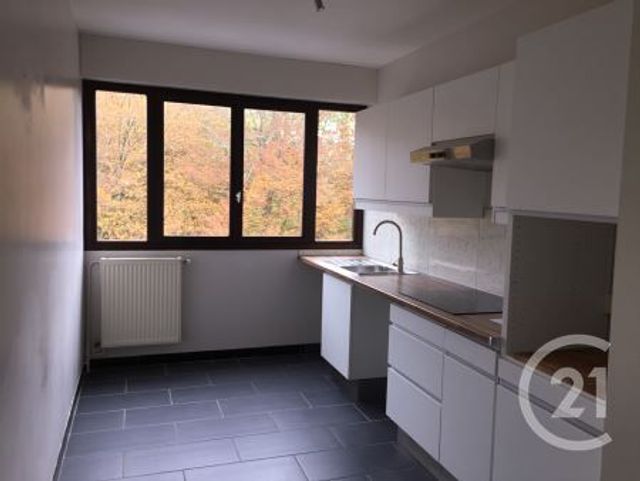 Appartement F3 à louer - 3 pièces - 64.3 m2 - VAUX LE PENIL - 77 - ILE-DE-FRANCE - Century 21 Cerim