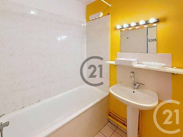 Appartement F2 à louer - 2 pièces - 49.83 m2 - MELUN - 77 - ILE-DE-FRANCE - Century 21 Cerim