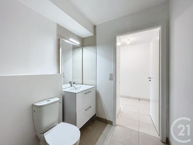 Appartement à louer - 2 pièces - 41.55 m2 - DAMMARIE LES LYS - 77 - ILE-DE-FRANCE - Century 21 Cerim