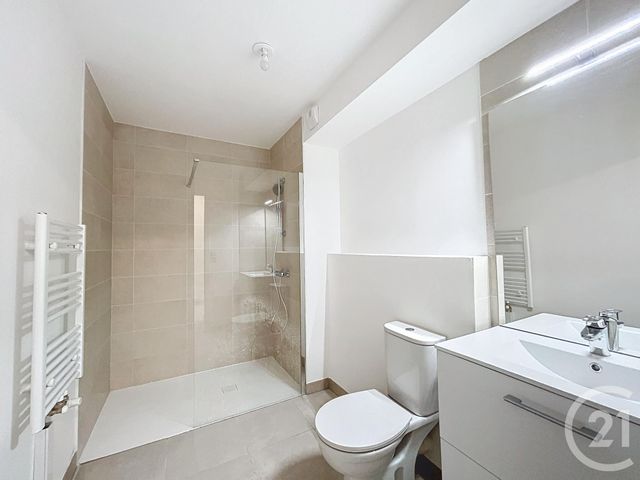 Appartement à louer - 2 pièces - 41.55 m2 - DAMMARIE LES LYS - 77 - ILE-DE-FRANCE - Century 21 Cerim