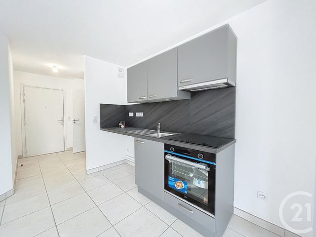Appartement à louer - 2 pièces - 41.55 m2 - DAMMARIE LES LYS - 77 - ILE-DE-FRANCE - Century 21 Cerim