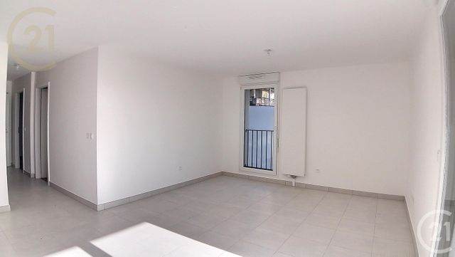 Appartement F3 à louer - 3 pièces - 59.9 m2 - LE MEE SUR SEINE - 77 - ILE-DE-FRANCE - Century 21 Cerim
