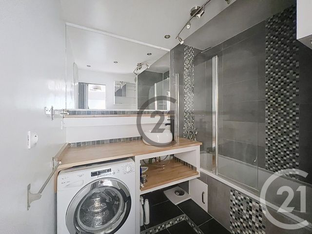 Appartement F3 à louer - 3 pièces - 68.0 m2 - MELUN - 77 - ILE-DE-FRANCE - Century 21 Cerim