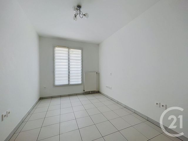 Appartement F3 à vendre - 3 pièces - 58.11 m2 - RUBELLES - 77 - ILE-DE-FRANCE - Century 21 Cerim