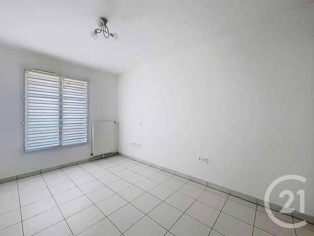 Appartement F3 à vendre - 3 pièces - 58.11 m2 - RUBELLES - 77 - ILE-DE-FRANCE - Century 21 Cerim