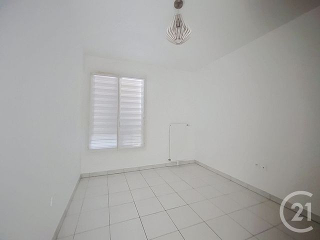 Appartement F3 à vendre - 3 pièces - 58.11 m2 - RUBELLES - 77 - ILE-DE-FRANCE - Century 21 Cerim