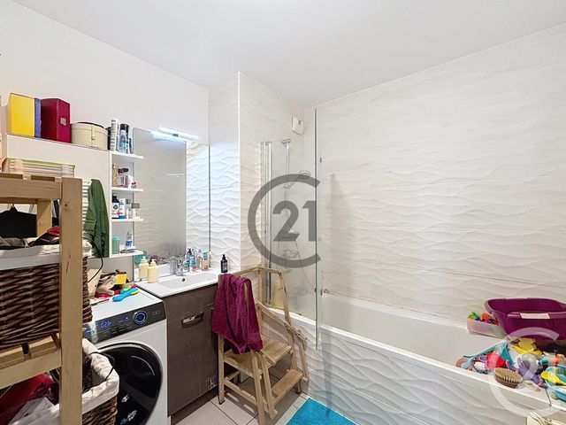 Appartement F3 à louer - 3 pièces - 63.1 m2 - DAMMARIE LES LYS - 77 - ILE-DE-FRANCE - Century 21 Cerim