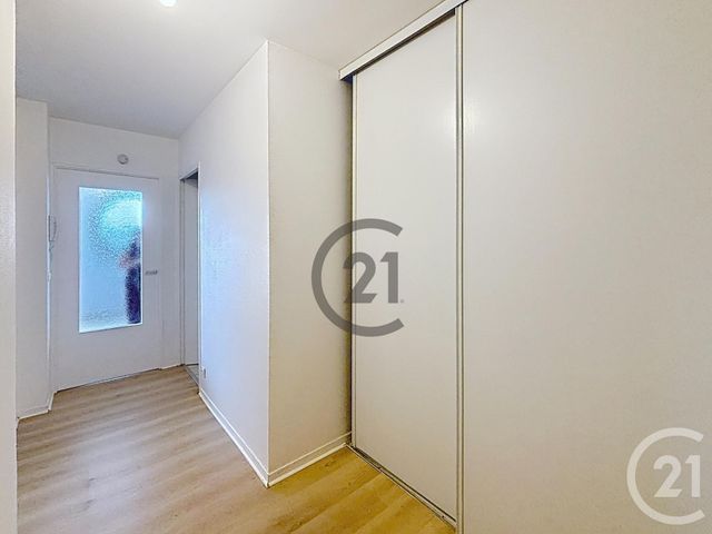 Appartement à louer - 2 pièces - 48.4 m2 - DAMMARIE LES LYS - 77 - ILE-DE-FRANCE - Century 21 Cerim
