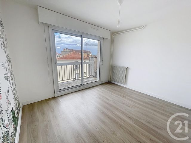 Appartement F2 à vendre - 3 pièces - 63.0 m2 - MELUN - 77 - ILE-DE-FRANCE - Century 21 Cerim