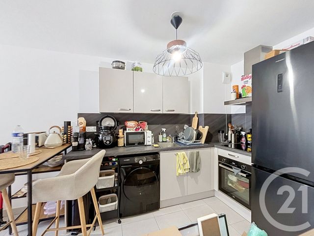 Appartement F2 à louer - 2 pièces - 40.6 m2 - DAMMARIE LES LYS - 77 - ILE-DE-FRANCE - Century 21 Cerim