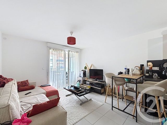 Appartement F2 à louer - 2 pièces - 40.6 m2 - DAMMARIE LES LYS - 77 - ILE-DE-FRANCE - Century 21 Cerim