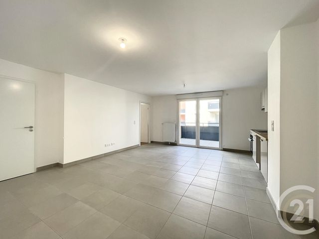 Appartement F3 à louer - 3 pièces - 60.8 m2 - DAMMARIE LES LYS - 77 - ILE-DE-FRANCE - Century 21 Cerim