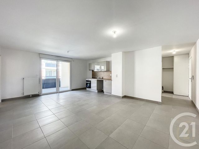 Appartement F3 à louer - 3 pièces - 60.8 m2 - DAMMARIE LES LYS - 77 - ILE-DE-FRANCE - Century 21 Cerim