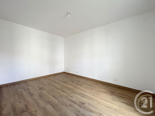 Appartement F3 à louer - 3 pièces - 60.8 m2 - DAMMARIE LES LYS - 77 - ILE-DE-FRANCE - Century 21 Cerim