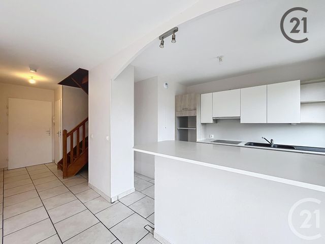 Appartement F3 à louer - 3 pièces - 63.2 m2 - MELUN - 77 - ILE-DE-FRANCE - Century 21 Cerim