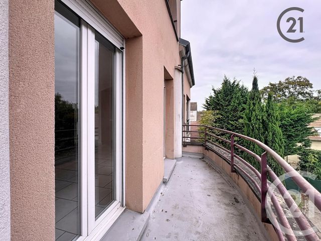 Appartement F3 à louer - 3 pièces - 63.2 m2 - MELUN - 77 - ILE-DE-FRANCE - Century 21 Cerim