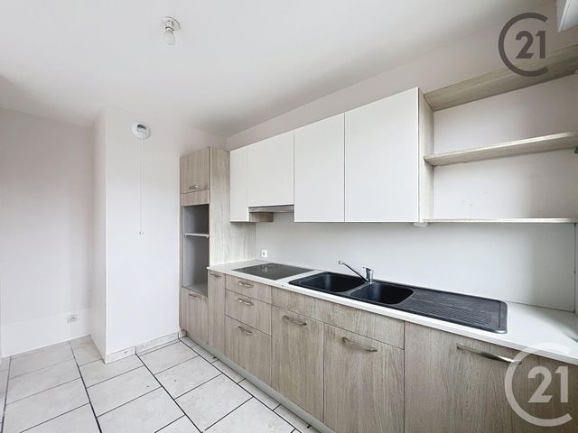 Appartement F3 à louer - 3 pièces - 63.2 m2 - MELUN - 77 - ILE-DE-FRANCE - Century 21 Cerim