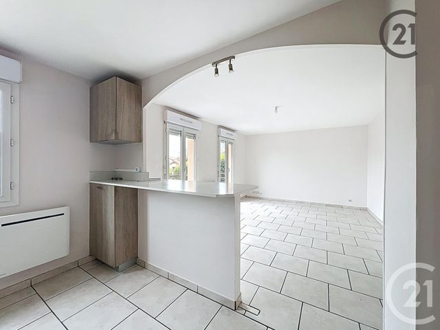 Appartement F3 à louer - 3 pièces - 63.2 m2 - MELUN - 77 - ILE-DE-FRANCE - Century 21 Cerim