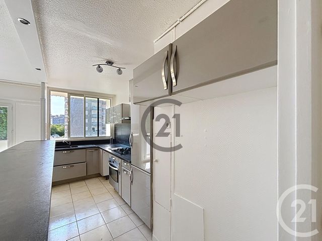 Appartement F4 à louer - 4 pièces - 76.0 m2 - LE MEE SUR SEINE - 77 - ILE-DE-FRANCE - Century 21 Cerim