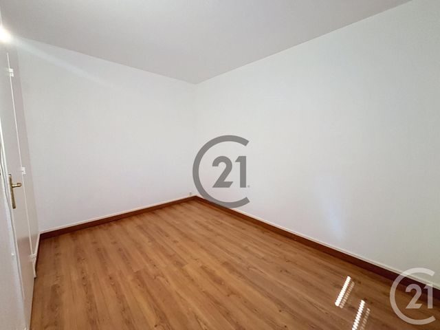 Appartement F4 à louer - 4 pièces - 76.0 m2 - LE MEE SUR SEINE - 77 - ILE-DE-FRANCE - Century 21 Cerim