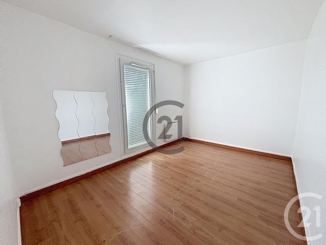 Appartement F4 à louer - 4 pièces - 76.0 m2 - LE MEE SUR SEINE - 77 - ILE-DE-FRANCE - Century 21 Cerim
