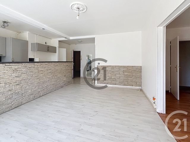 Appartement F4 à louer - 4 pièces - 76.0 m2 - LE MEE SUR SEINE - 77 - ILE-DE-FRANCE - Century 21 Cerim