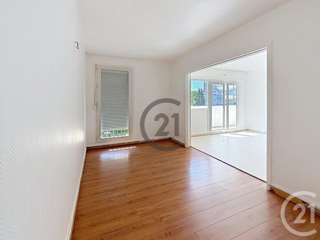 Appartement F4 à louer - 4 pièces - 76.0 m2 - LE MEE SUR SEINE - 77 - ILE-DE-FRANCE - Century 21 Cerim