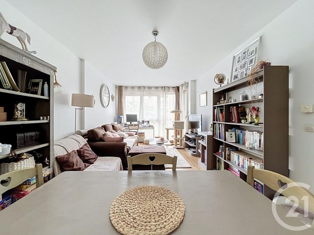 Appartement F3 à vendre - 3 pièces - 65.06 m2 - DAMMARIE LES LYS - 77 - ILE-DE-FRANCE - Century 21 Cerim