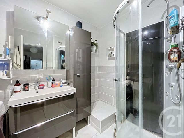 Appartement F3 à vendre - 3 pièces - 65.06 m2 - DAMMARIE LES LYS - 77 - ILE-DE-FRANCE - Century 21 Cerim