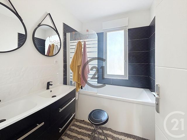 maison à louer - 5 pièces - 115.77 m2 - MAINCY - 77 - ILE-DE-FRANCE - Century 21 Cerim