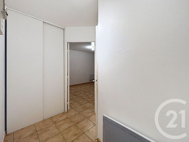 Appartement F1 à louer - 1 pièce - 28.75 m2 - ST FARGEAU PONTHIERRY - 77 - ILE-DE-FRANCE - Century 21 Cerim