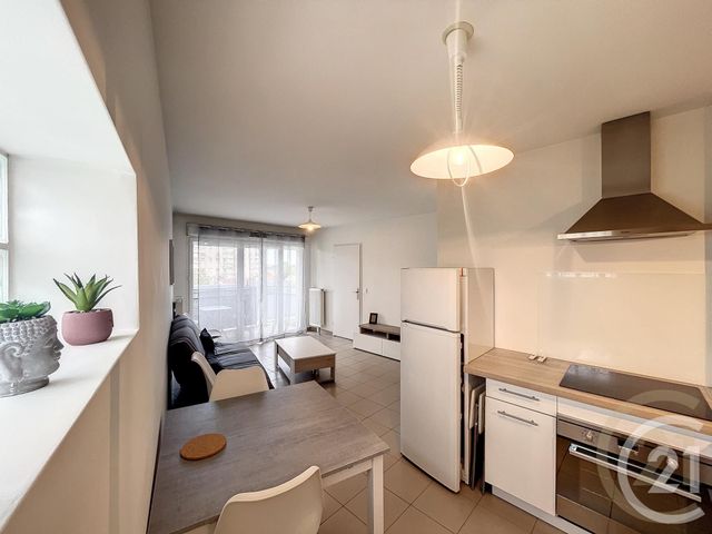 Appartement F2 à louer - 2 pièces - 43.4 m2 - LE MEE SUR SEINE - 77 - ILE-DE-FRANCE - Century 21 Cerim