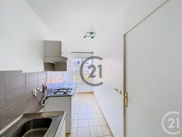 Appartement F2 à louer - 2 pièces - 46.59 m2 - MELUN - 77 - ILE-DE-FRANCE - Century 21 Cerim