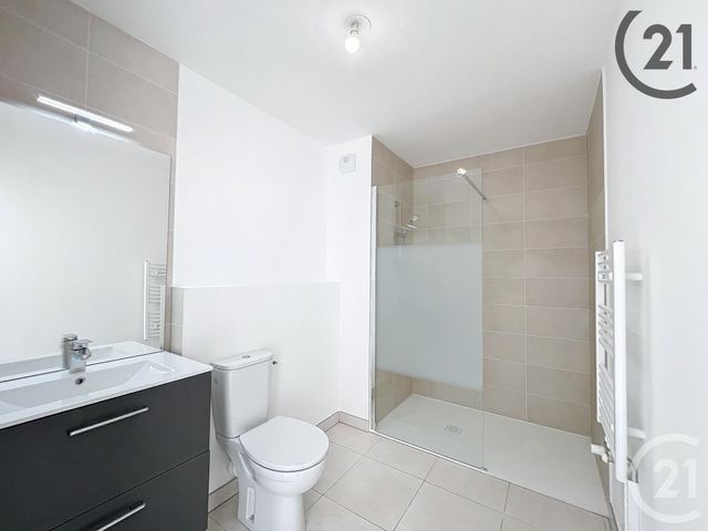 Appartement F2 à louer - 2 pièces - 40.6 m2 - DAMMARIE LES LYS - 77 - ILE-DE-FRANCE - Century 21 Cerim